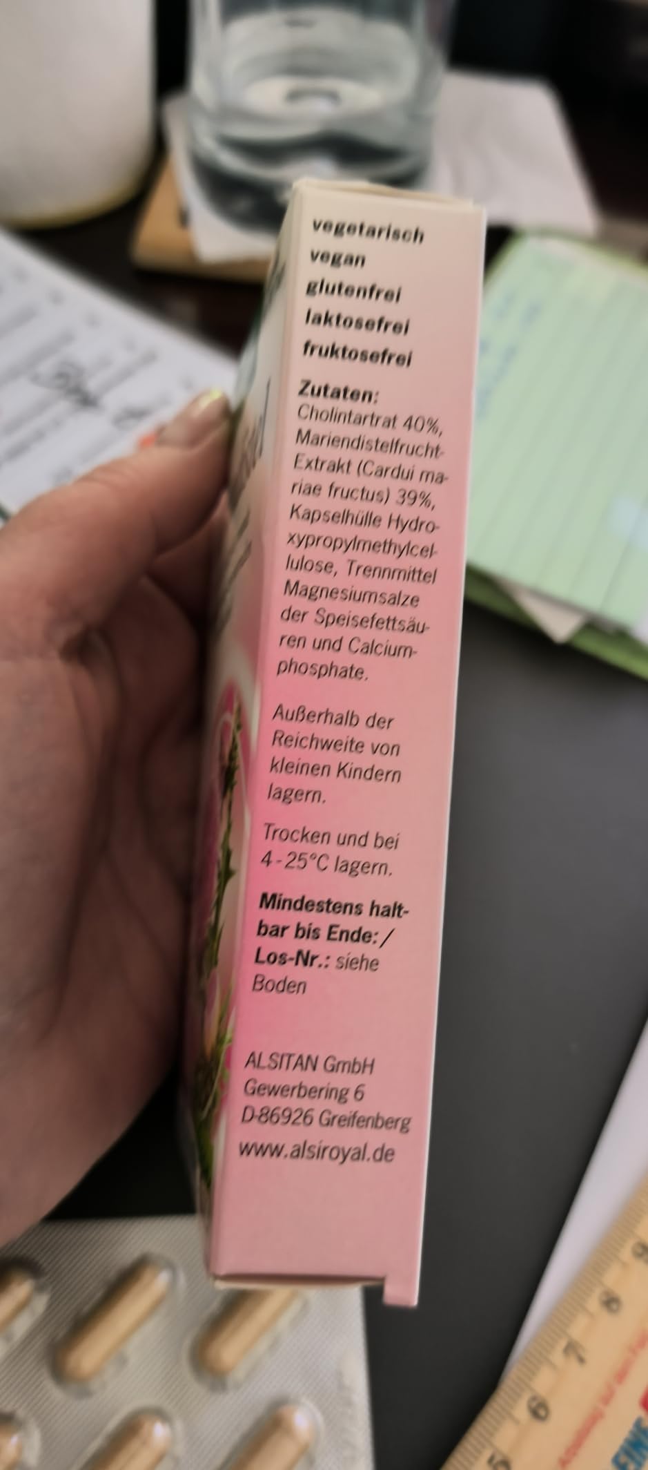 Unauffällig